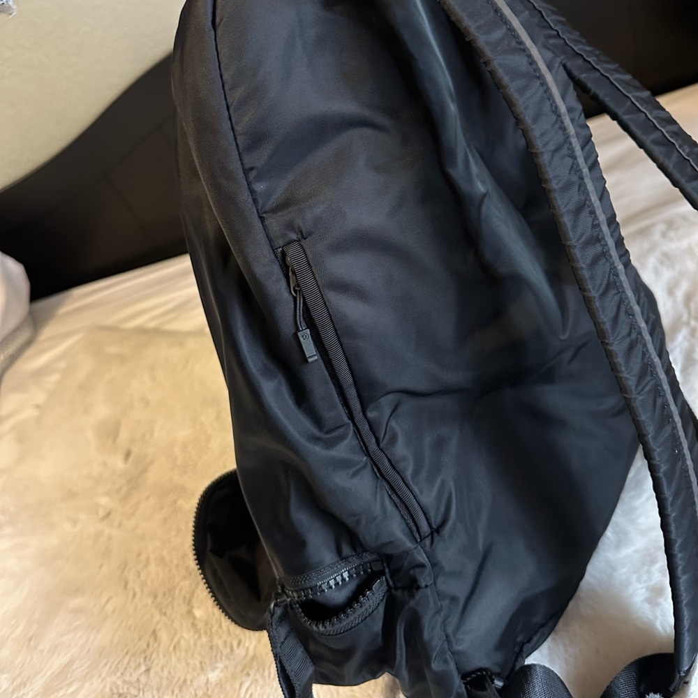 Lululemon backpack - Picture 5 of 7